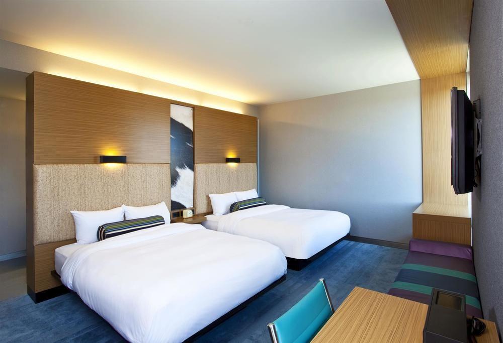 Aloft Hotel Milwaukee Downtown Экстерьер фото