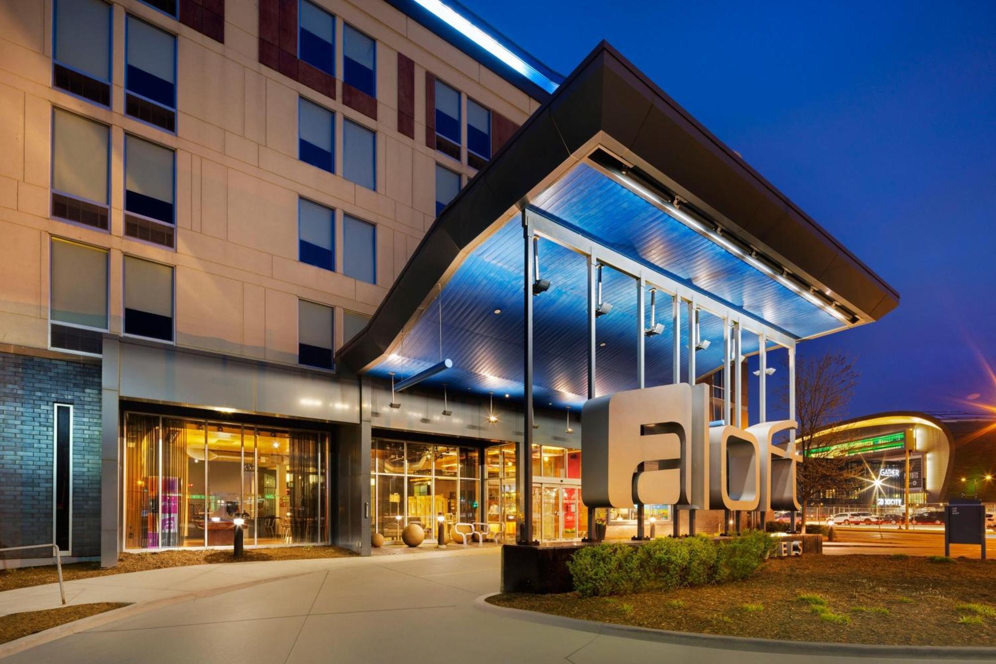 Aloft Hotel Milwaukee Downtown Экстерьер фото