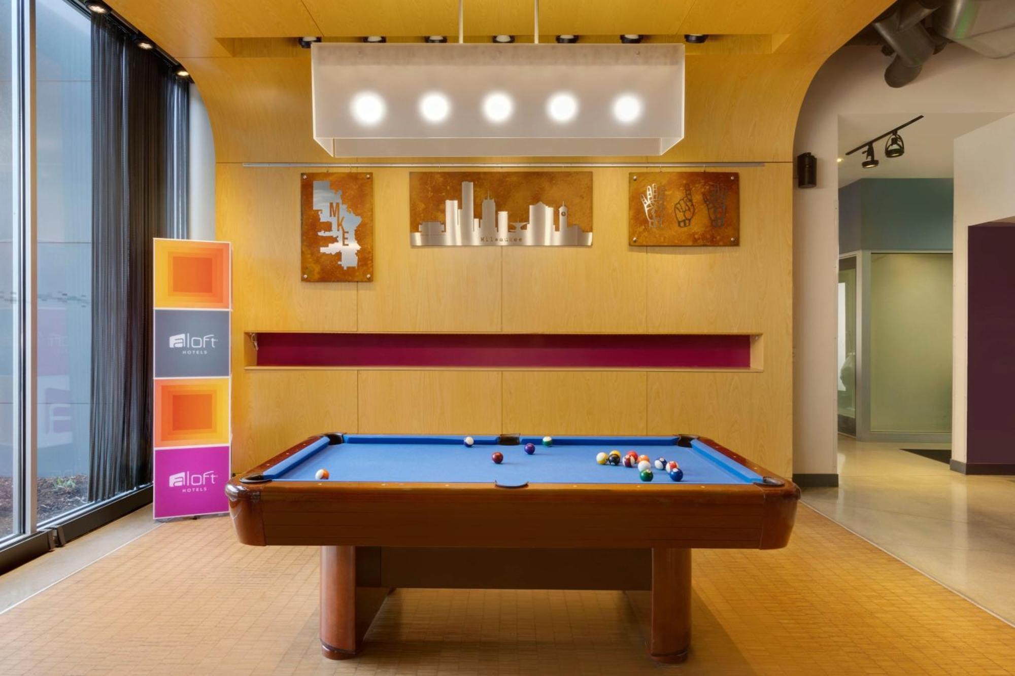 Aloft Hotel Milwaukee Downtown Экстерьер фото