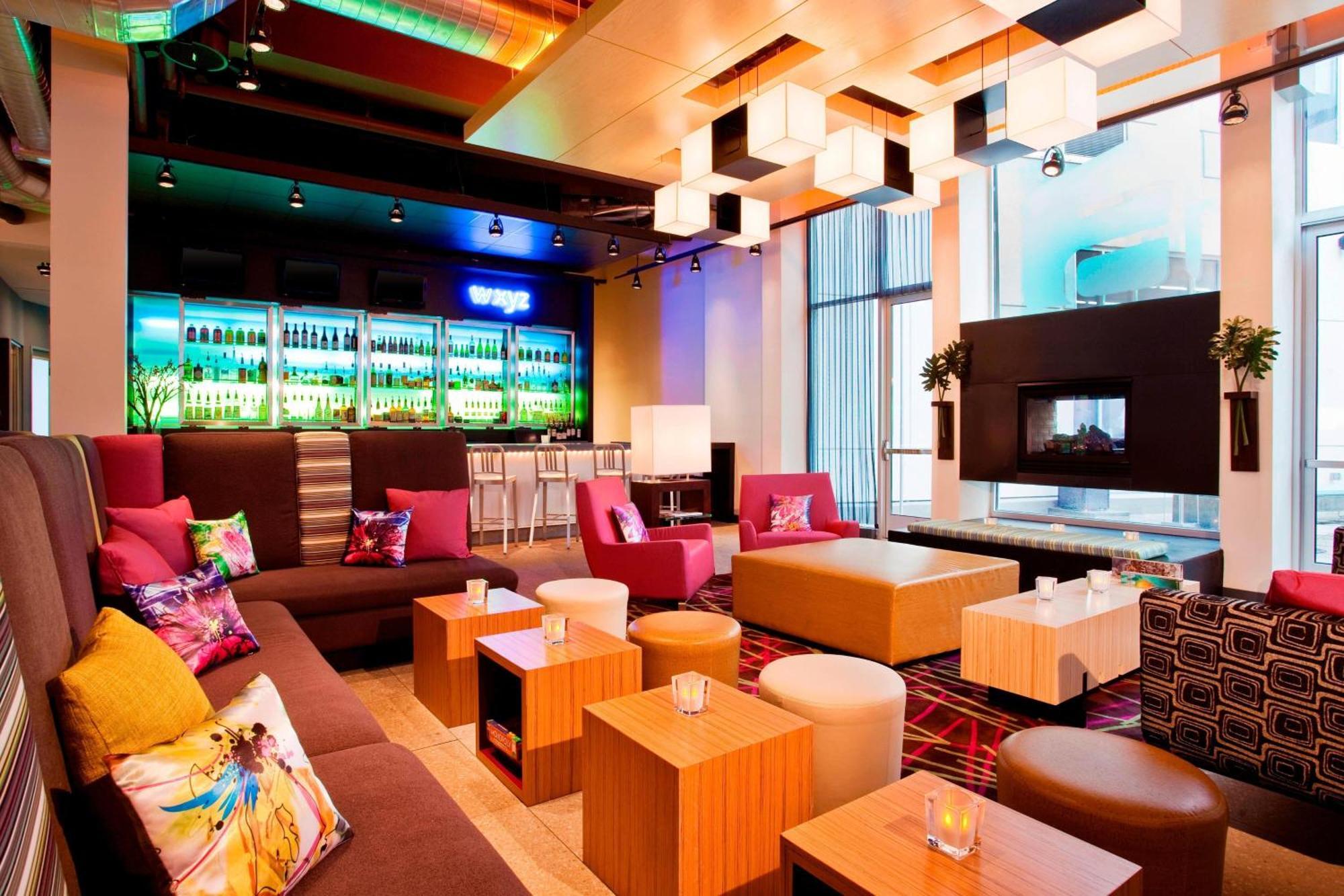 Aloft Hotel Milwaukee Downtown Экстерьер фото
