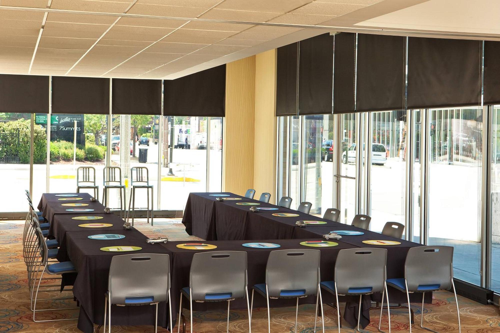 Aloft Hotel Milwaukee Downtown Экстерьер фото