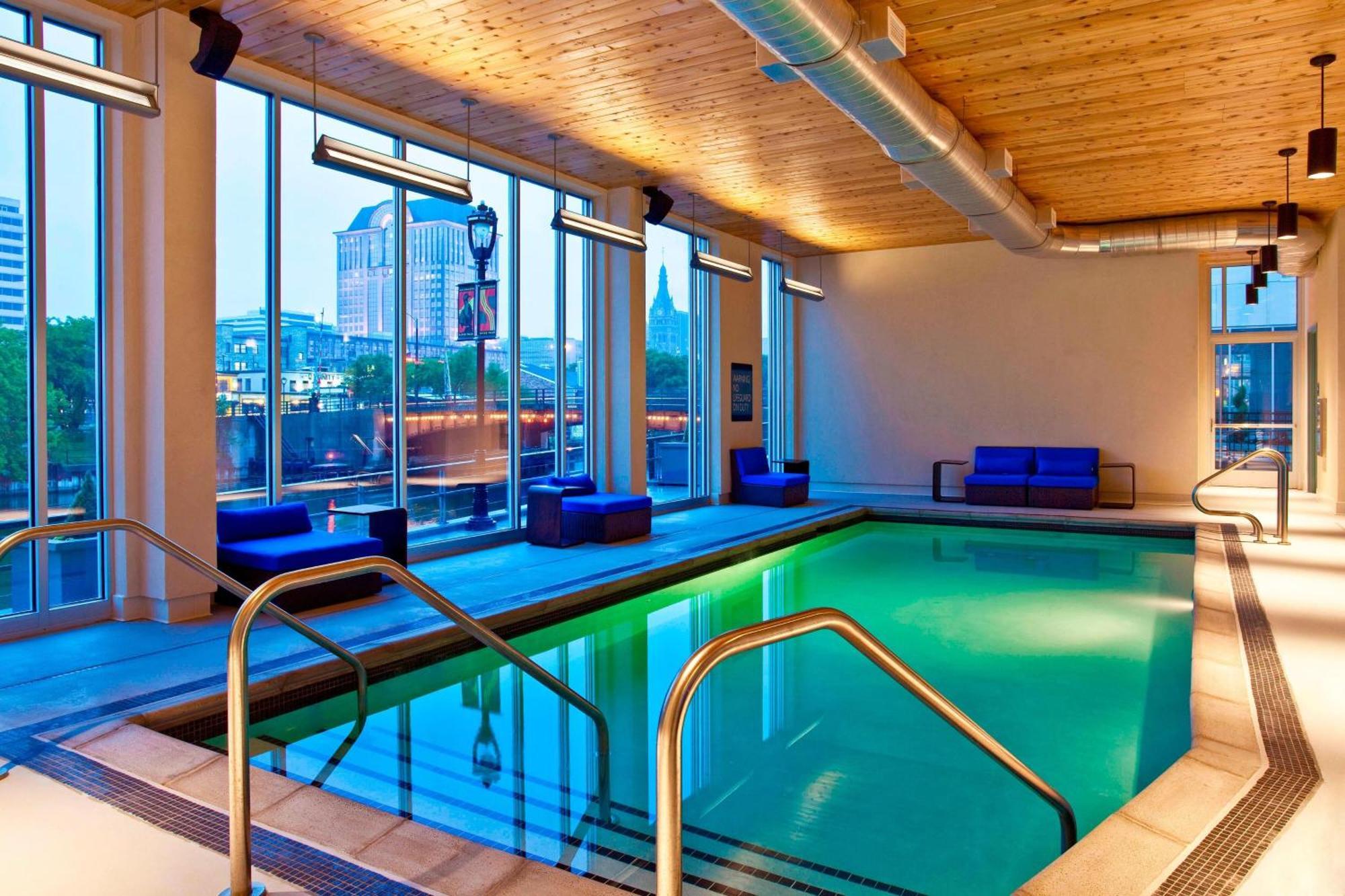 Aloft Hotel Milwaukee Downtown Экстерьер фото